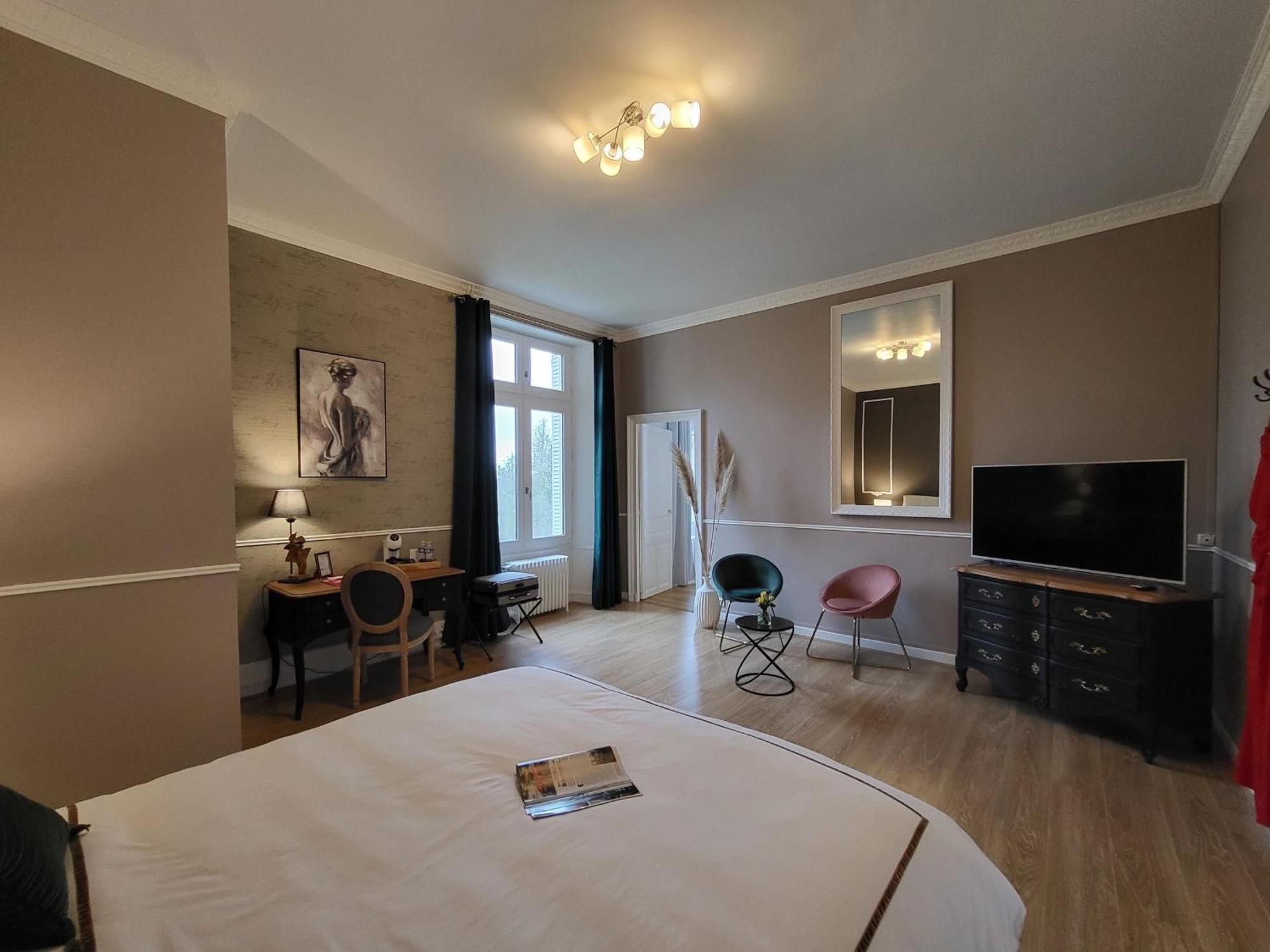 Sejour De Charme Au Chateau Avec Petit-Dejeuner Et Parking - Fr-1-591-705 Cluis Екстер'єр фото
