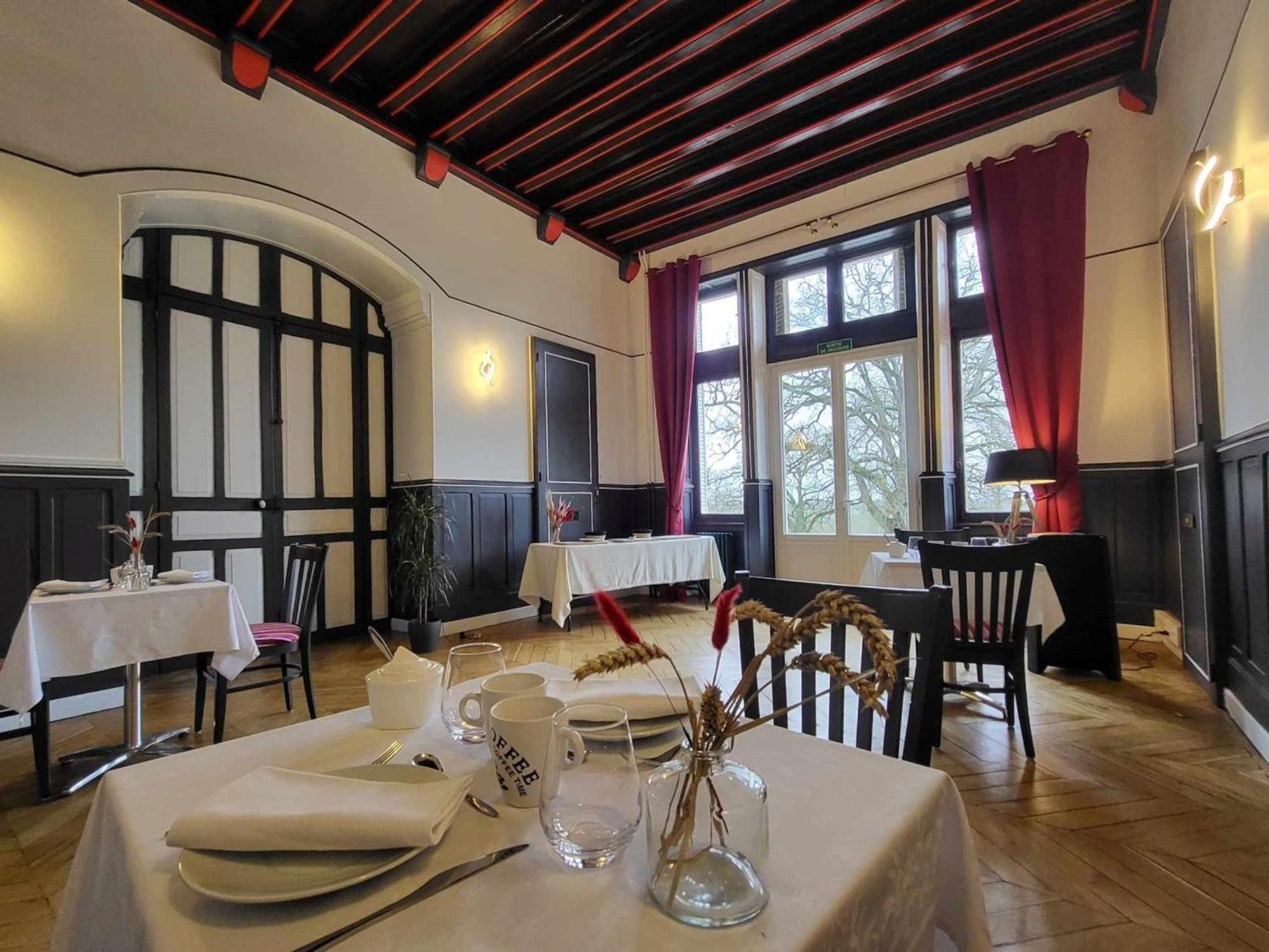 Sejour De Charme Au Chateau Avec Petit-Dejeuner Et Parking - Fr-1-591-705 Cluis Екстер'єр фото